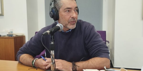 Luis Hernández Calvento en los estudios de El Espejo Canario en la ULPGC