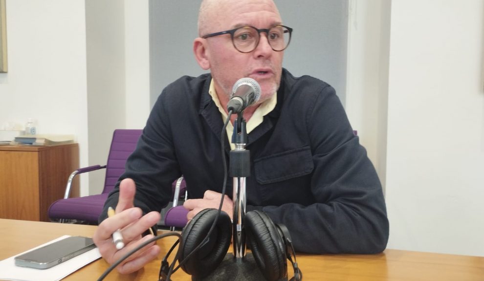 José Miguel Álamo en los estudios de El Espejo Canario en la ULPGC