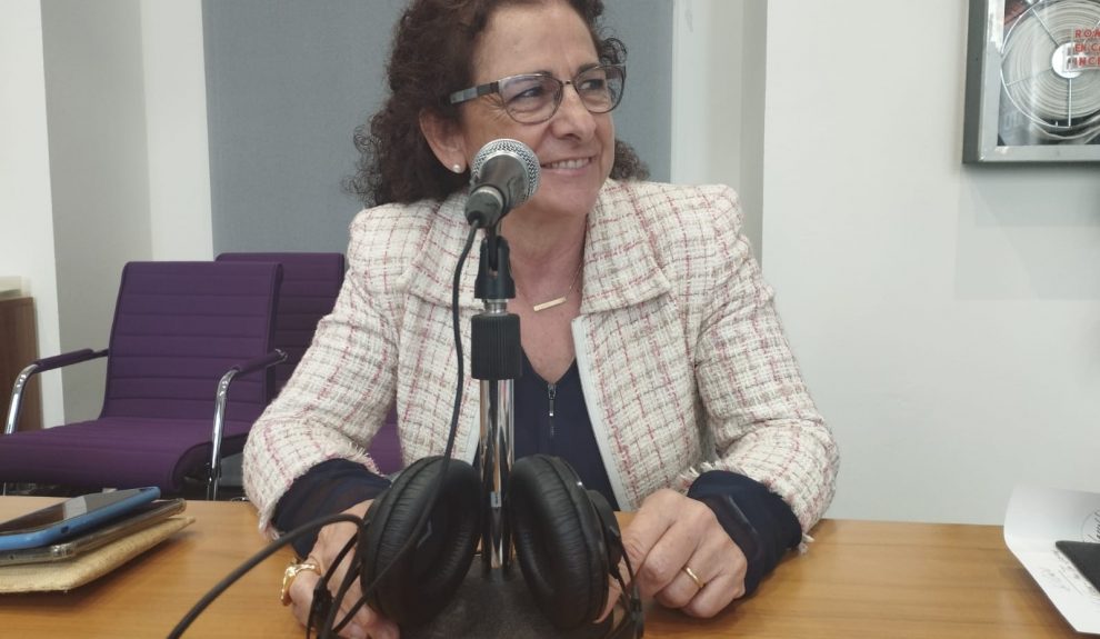 Cecilia Dorado en los estudios de El Espejo Canario en la ULPGC