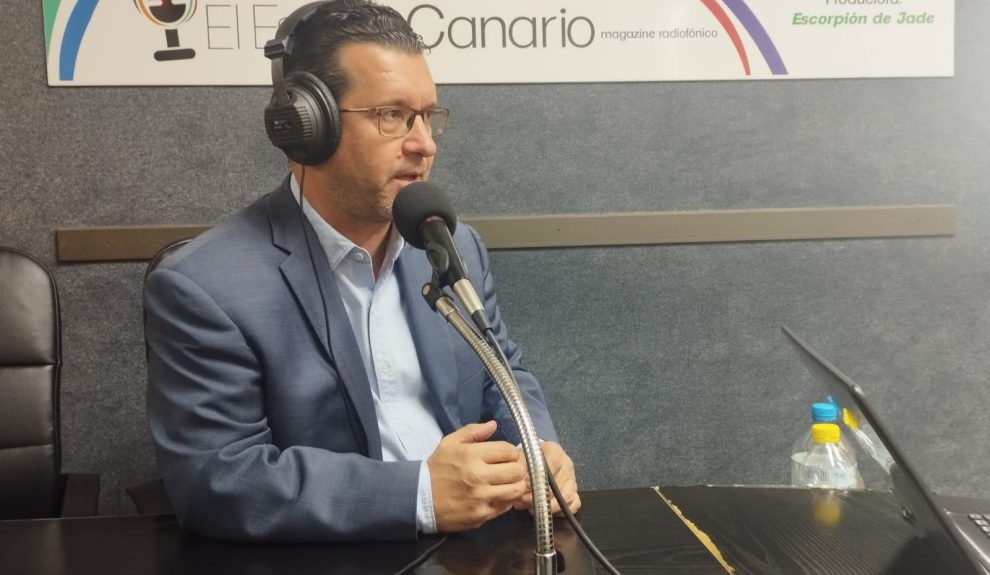 Juan Jesús Facundo en los estudios de El Espejo Canario