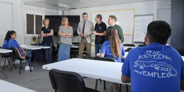 Visita de miembros del Gobierno canario a la Fundación Neotrópico | Foto: Gobierno de Canarias