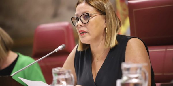 Astrid Pérez | Foto: Parlamento de Canarias