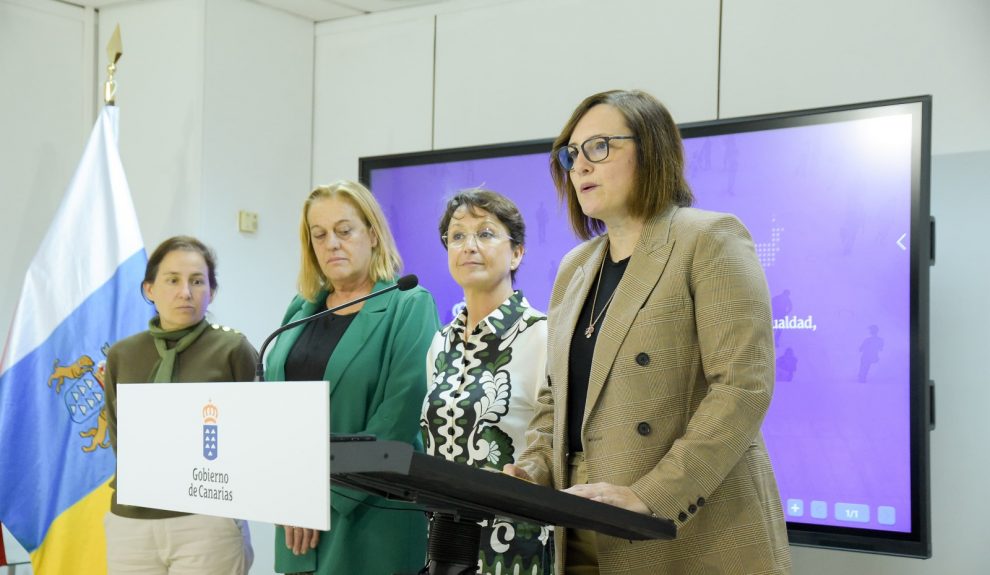 Candelaria Delgado y Elena de Felipe en la presentación del acuerdo | Foto: Gobierno de Canarias