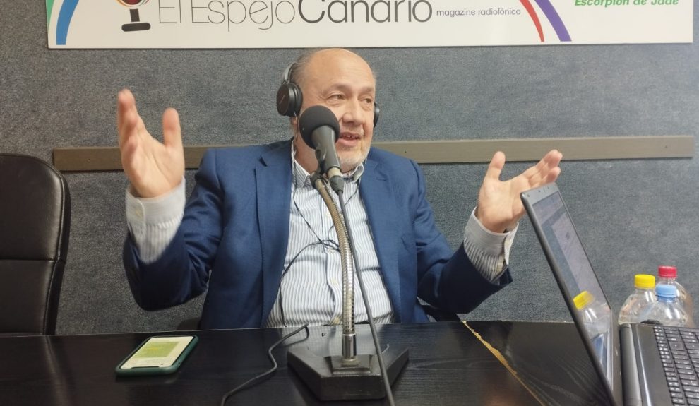 Francisco Fernández de Pedro en los estudios de El Espejo Canario