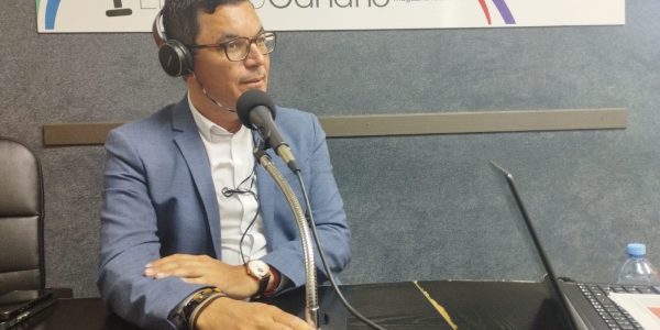 Pablo Rodríguez en los estudios de El Espejo Canario
