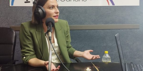 Migdalia Machín en los estudios de El Espejo Canario