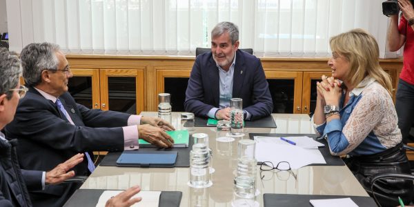 Fernando Fraile (izquierda) en una reunión con Fernando Clavijo | Foto: Gobierno de Canarias