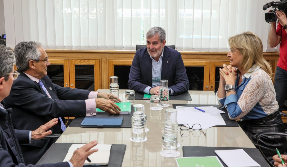 Fernando Fraile (izquierda) en una reunión con Fernando Clavijo | Foto: Gobierno de Canarias