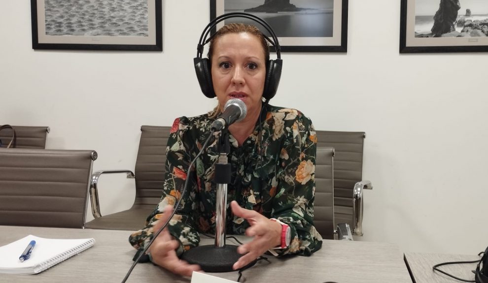Rosa Dávila en los estudios de El Espejo Canario en Tenerife