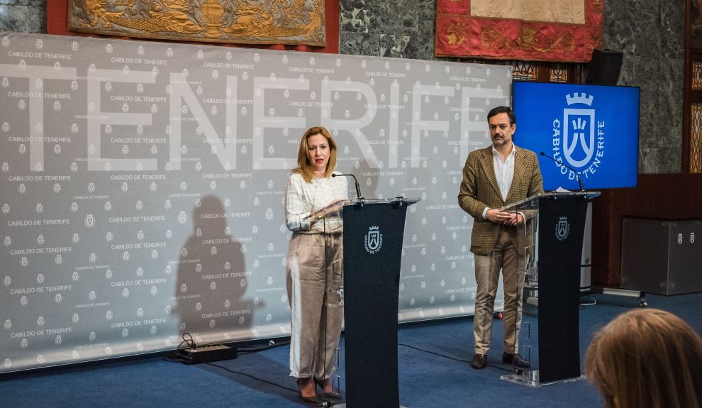 Rosa Dávila y Lope Afonso durante la rueda de prensa | Foto: Cabildo de Tenerife