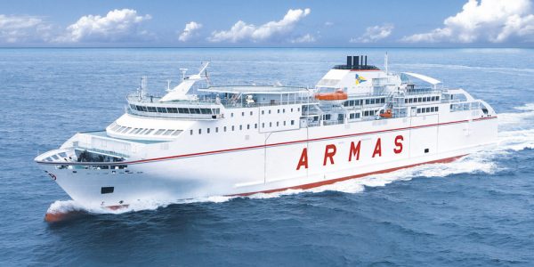 Buque de enlace entre Fuerteventura y Lanzarote | Foto: Naviera Armas