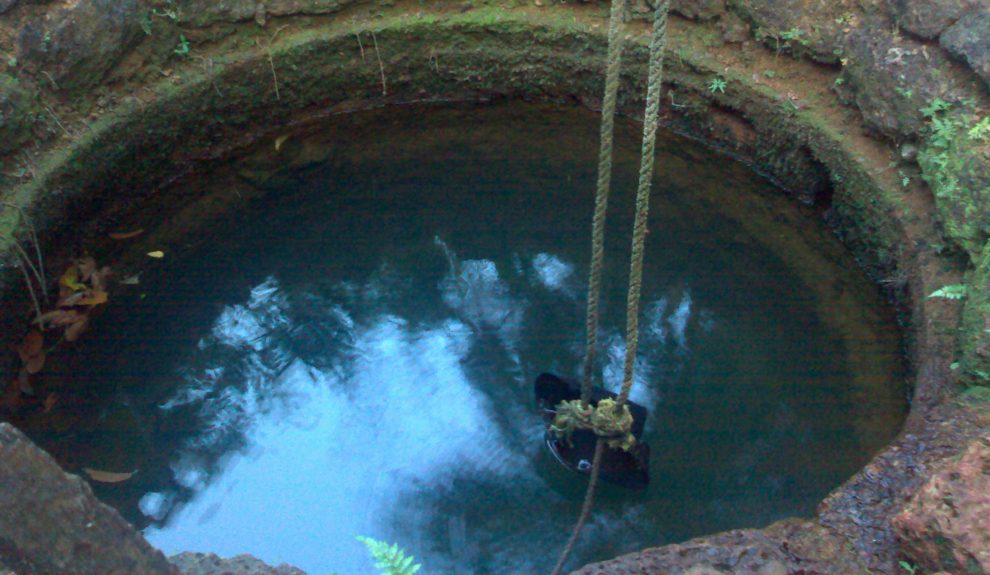 Afloramiento de agua subterránea en un pozo | Foto: Bluemangoa2z - Wikipedia