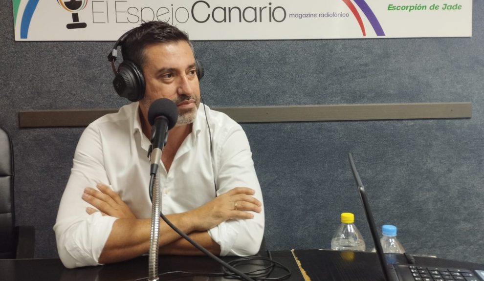 Alejandro Marichal en los estudios de EL Espejo Canario