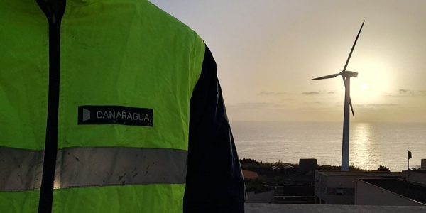 La obra principal que tienen en marcha, liderada por el Consejo Insular de Agua, es la ampliación de la desaladora de Arona | Foto: Canaragua