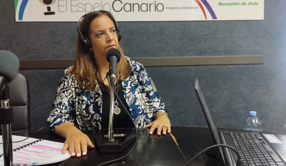 Águeda Borges en los estudios de El Espejo Canario