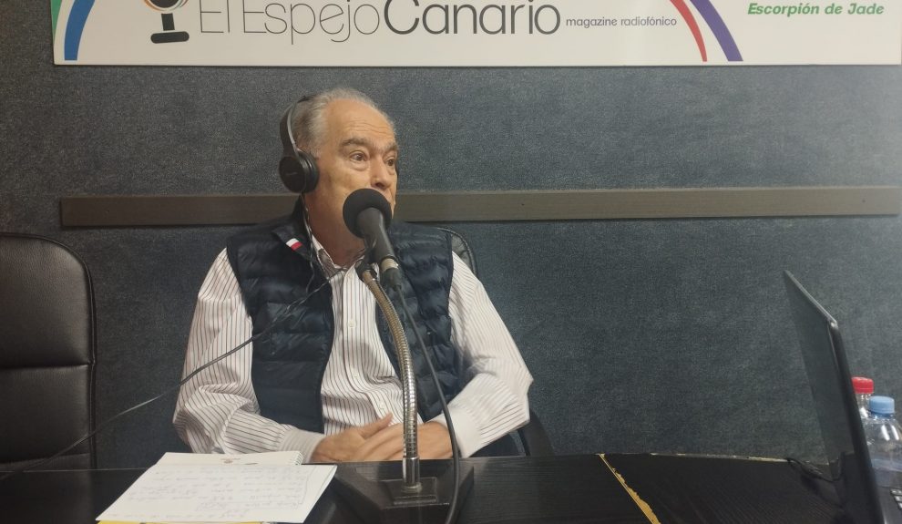 Gonzalo Marrero en los estudios de El Espejo Canario