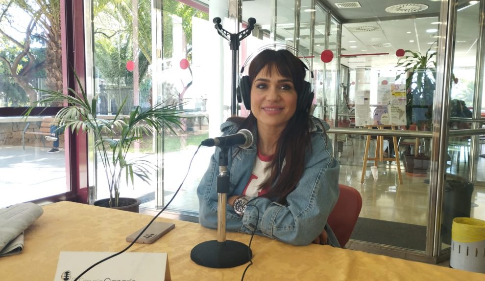 Ana Alarcó en los estudios del Espejo Canario en el Centro de Día para Mayores Isidro Rodríguez Castro