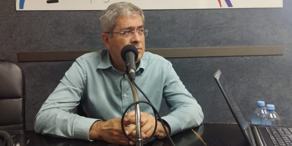 Marco Aurelio Pérez en los estudios de El Espejo Canario
