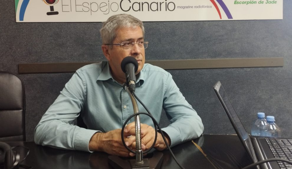 Marco Aurelio Pérez en los estudios de El Espejo Canario