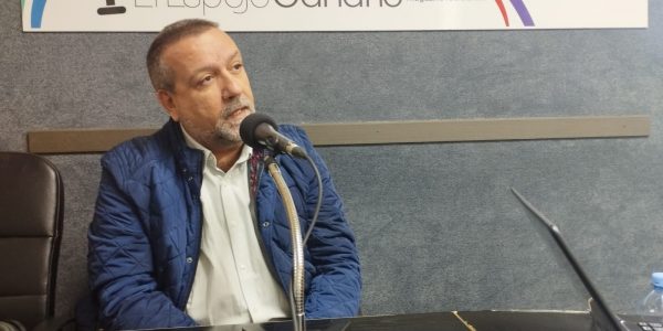 Antonio Mateos en los estudios de El Espejo Canario