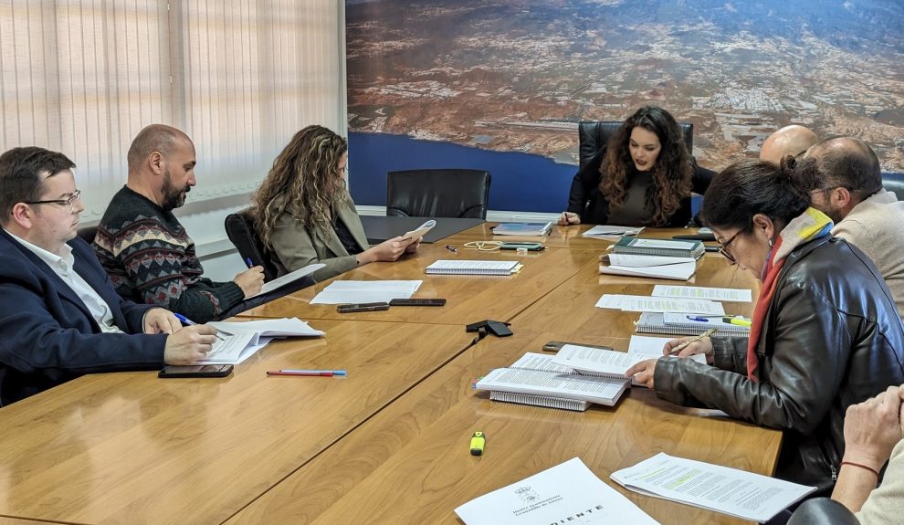 Reunión de Jennifer Miranda con técnicos y responsables del área de planeamiento | Foto: Ayuntamiento de Granadilla de Abona