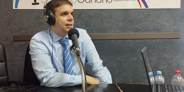 Daniel Reyes en los estudios de El Espejo Canario