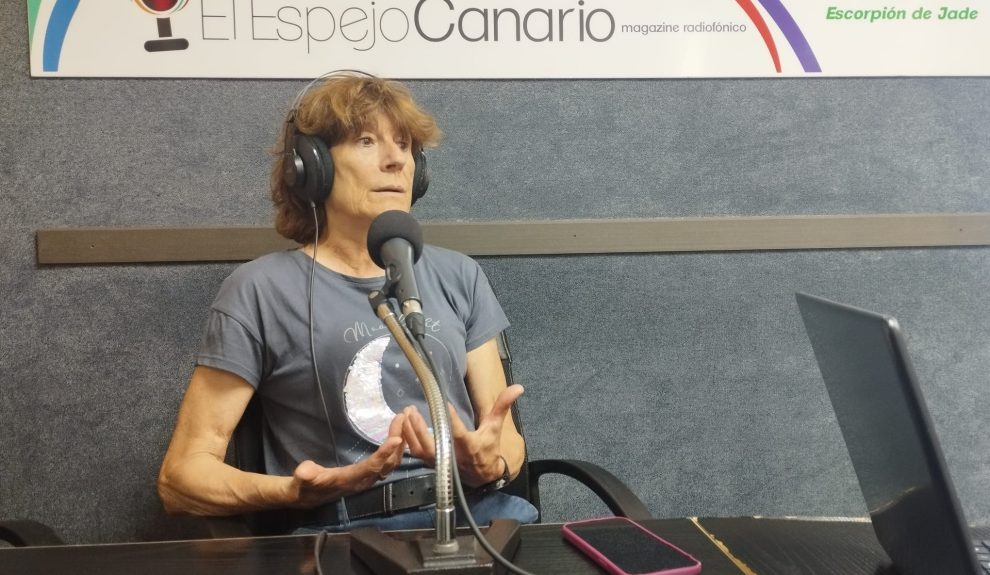 Beatriz González López Valcárcel en los estudios de El Espejo Canario