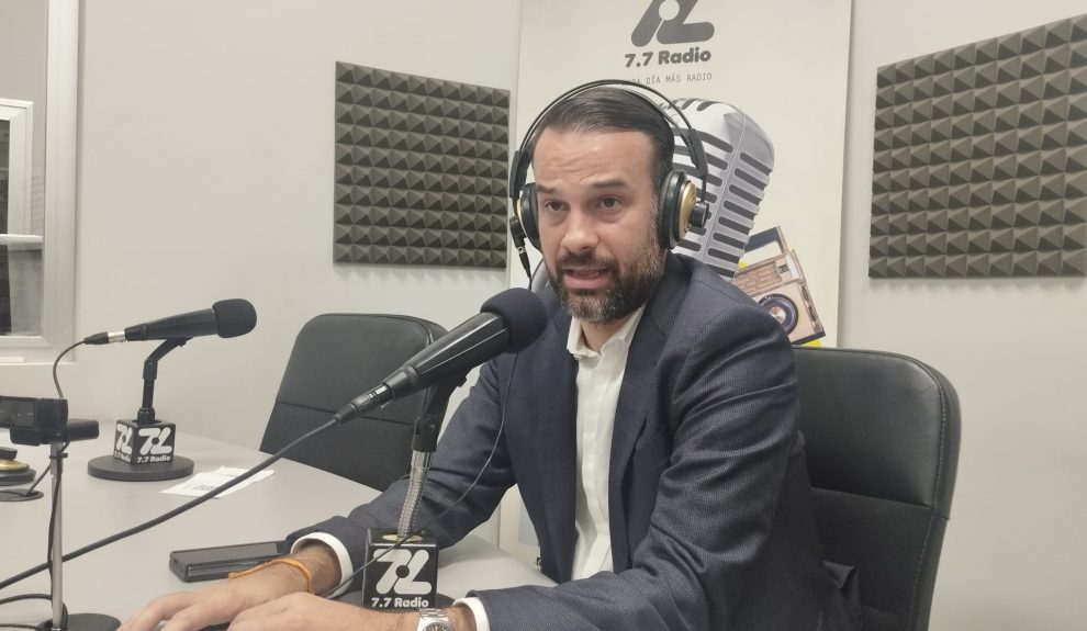 José Alba en los estudios de El Espejo Canario