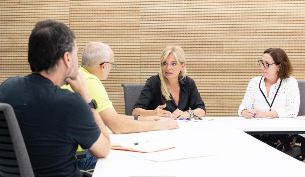Reunión de la consejera Esther Monzón con representantes de CCOO | Foto: Gobierno canario