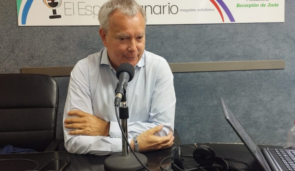 Ángel Víctor Torres en los estudios de El Espejo Canario