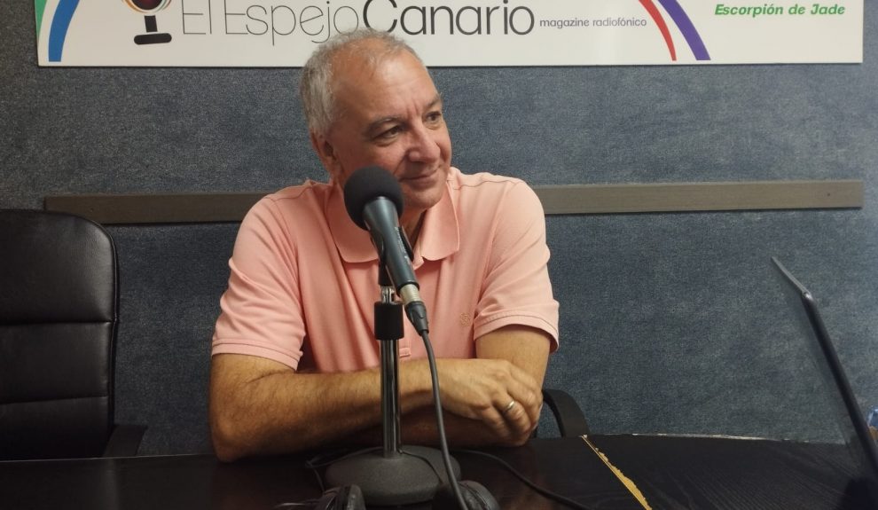Luis Campos en los estudios de El Espejo Canario