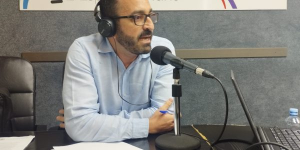 Javier Valentín en los estudios de El Espejo Canario