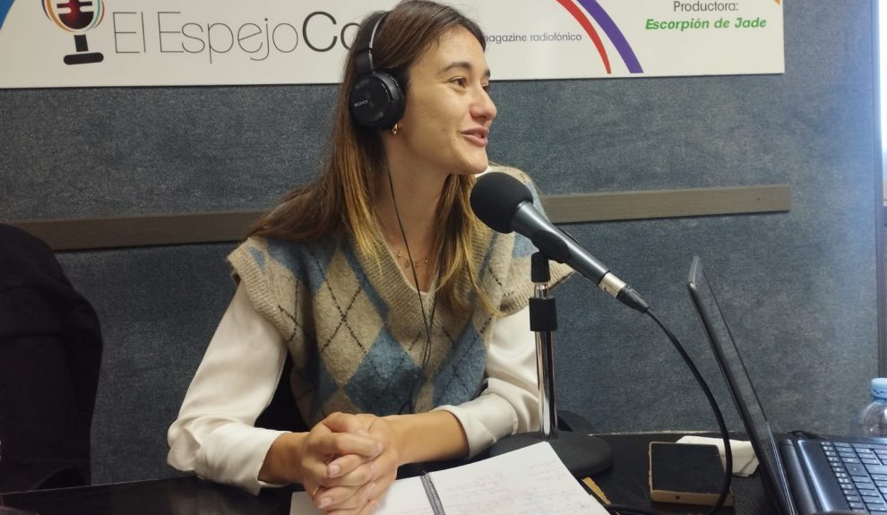 Raquel Castro en los estudios de El Espejo Canario