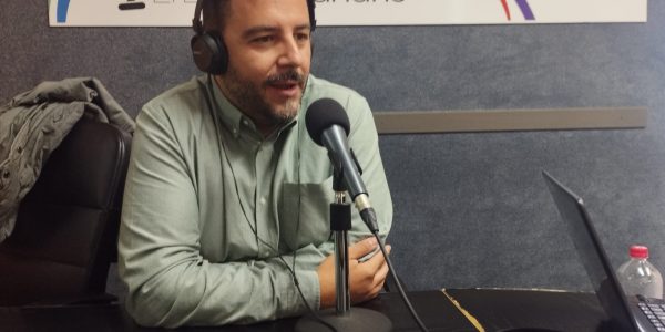 Luis Luque en los estudios de El Espejo Canario