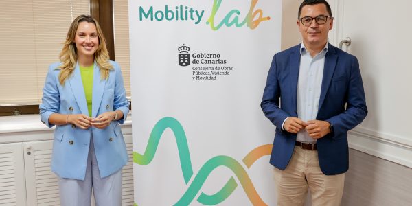 María Fernández y Pablo Rodríguez en la presentación de 'Mobility Lab' | Foto: Gobierno de Canarias