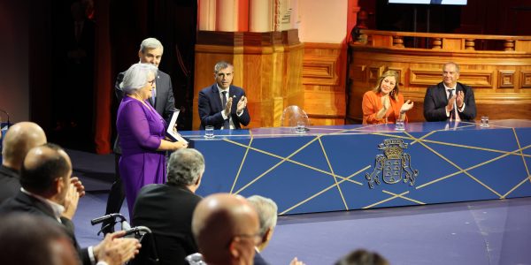 Elena Tejera, en el acto de entrega de las medallas de oro de Canarias 2024 | Foto: Gobierno de Canarias