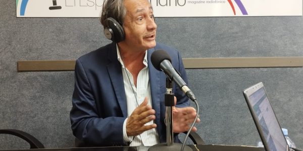Luis Padrón en los estudios de El Espejo Canario
