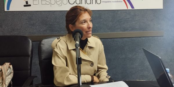 Agar García en los estudios de El Espejo Canario