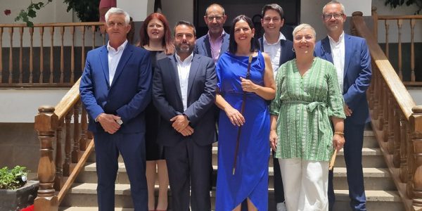 Davinia Falcón y su grupo de gobierno | Foto: Avesan