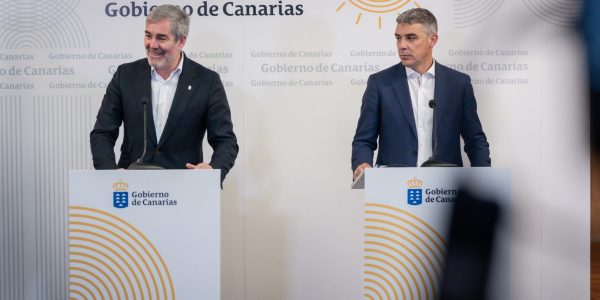 Fernando Clavijo y Narvay Quintero durante la presentación de la inversión | Foto: Gobierno de Canarias