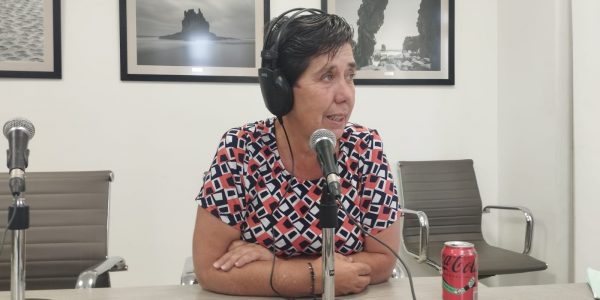 Blanca Pérez en el set de El Espejo Canario en el Cabildo de Tenerife