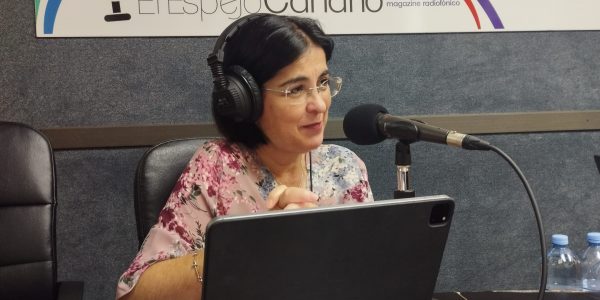Carolina Darias en los estudios de El Espejo Canario