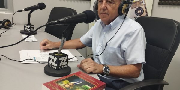 Manuel Padrón en los estudios de El Espejo Canario