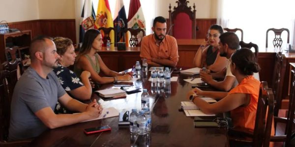 Javier Sierra preside una comisión municipal | Foto: Ayuntamiento de Icod de los Vinos