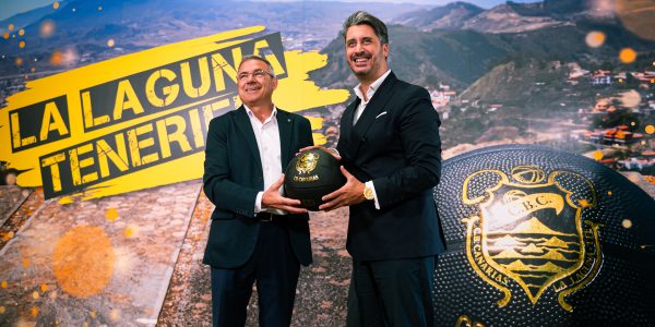 Momento de la firma del patrocinio | Foto: Ayuntamiento de La Laguna