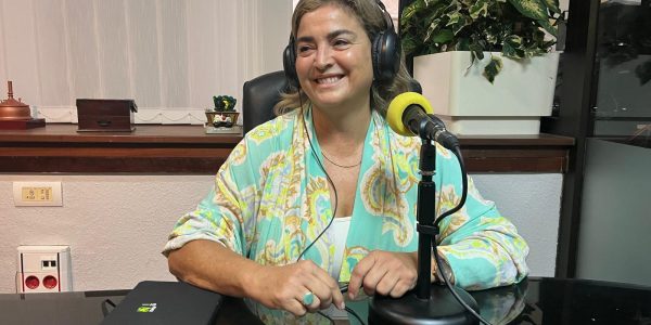María Méndez en los estudios de El Espejo Canario