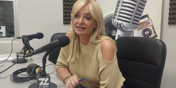 Esther Monzón en los estudios de El Espejo Canario