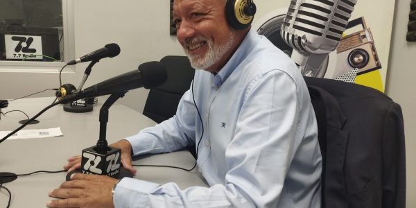 Javier Puga en los estudios de El Espejo Canario