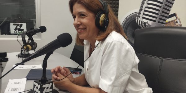 Carmen Hernández en los estudios de El Espejo Canaria