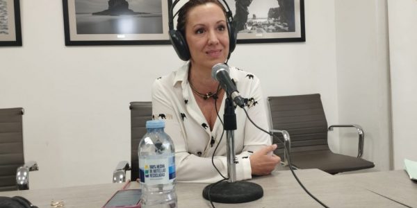 Rosa Dávila en el set de El Espejo Canario en el Cabildo de Tenerife